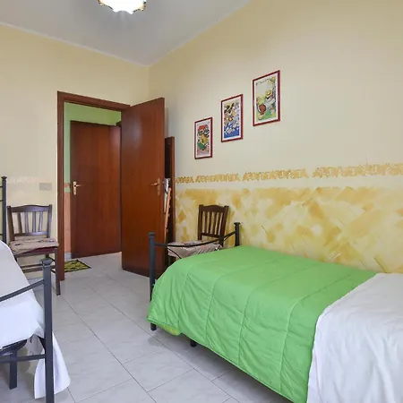 2 Bedroom Stunning In Apartment Mascali